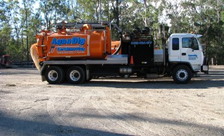 7500L Vacuum truck 1