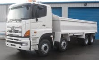 8 Wheel Hino Tipper 1