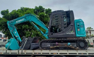 8.5T Kobelco Excavator 1
