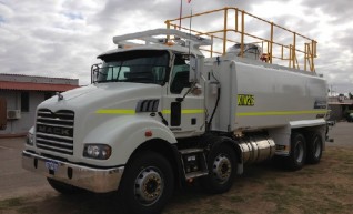 8x4 2012 Mack Water Truck 20,000lts 1