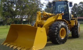 972 Caterpillar Loader 1