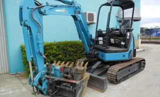 Airman 3.5 Tonne Excavator  1