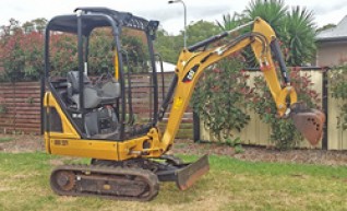 Cat 1.5T Mini Excavator 1