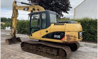 Cat 12 tonne excavator 1