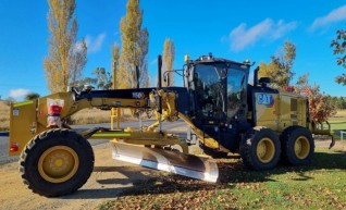 CAT 150 GRADER 1