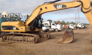 CAT 324DL 24 Tonne Excavator  1