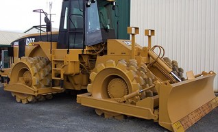 CAT 825G Compactor  1