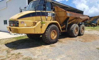 Cat Articulating Dump Truck 1