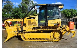 Cat D4 Dozer 1