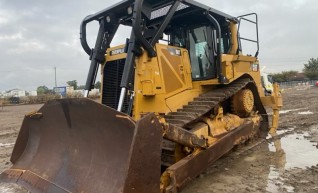 CAT D8T Bulldozer 1