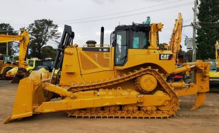 CAT D8T Bulldozer 1