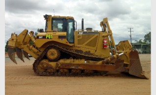 CAT D8T DOZER 1