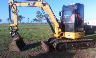 Cat Excavator 3-5 ton  1