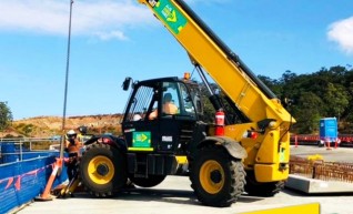 CAT TH417C Telehandler 1