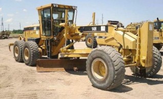 Caterpillar 14H Grader 1