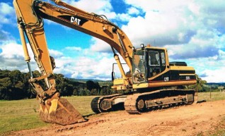 Caterpillar 325 Excavator 1