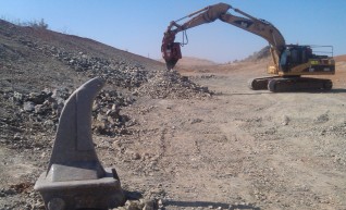 Caterpillar 325DL mine compliant excavator  1