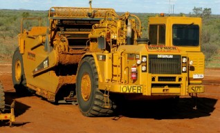 Caterpillar 623G Scraper 1