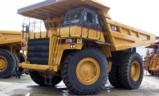 Caterpillar 777D Dump Truck 1