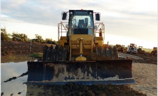 Caterpillar 815B Compactor 1