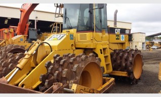 Caterpillar 815F Compactor 1