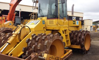 Caterpillar 815F Compactor 1