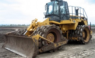 Caterpillar 825C Compactor 1