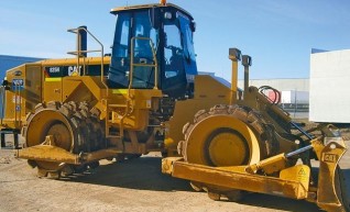 Caterpillar 825H Compactor 1