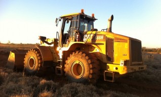 Caterpillar 966H Wheel Loader 1