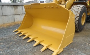 Caterpillar 966H Wheel Loader 1