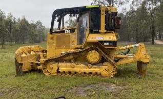 Caterpillar D5N Bulldozer 1