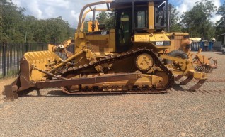 Caterpillar D6M Bulldozer 1