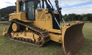 Caterpillar D6T XL Dozer 1