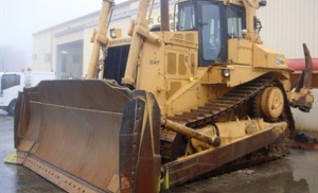 CATERPILLAR D8L Dozer 1