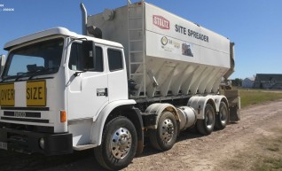 Cement / Lime Spreader Trucks - 20m3 capacity 1