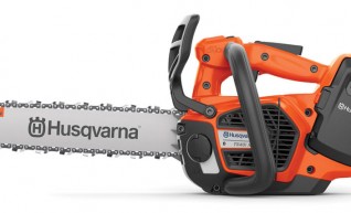Chainsaw Wet Hire - Tree Removal & Pruning, Hedge Clipping & Stump Grinding 1