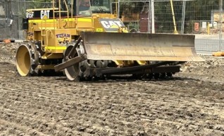 Caterpillar 815F Compactor 1
