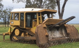 Caterpillar D6T 1