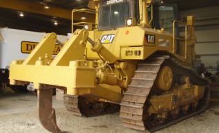 D8 CAT BULLDOZER  1