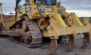 Caterpillar D8T Dozer w/ Trimble GPS 1