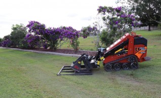 Ditch Witch SK600 Mini Loader 1