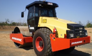 DYNAPAC 14 TONNE ROLLER 1