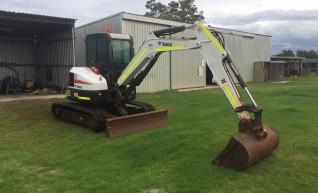 E45 Bobcat Excavator - 5T 1