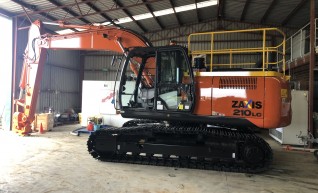 21T Hitachi 210 LC Zaxis Excavator 1