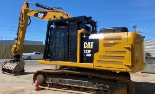 23T CAT 323FL Excavator with FAE Mulcher 1