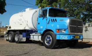 Ford L9000 1