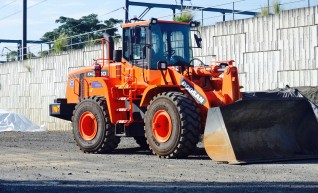 FRONT END LOADER DL300 1