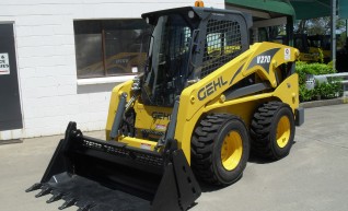 GEHL V270 Skid Steer 1