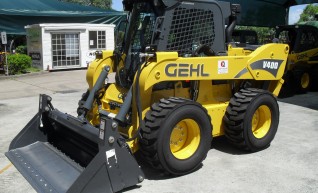 Gehl V400 Skid Steer 1