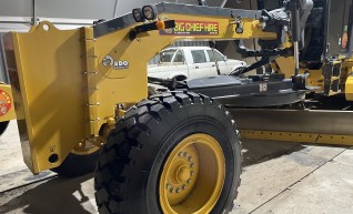 John Deere 670GP Grader 1